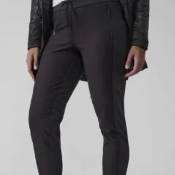 Athleta size 8 NWT Headlands Hybrid Trek Joggers - Picture 1 of 4